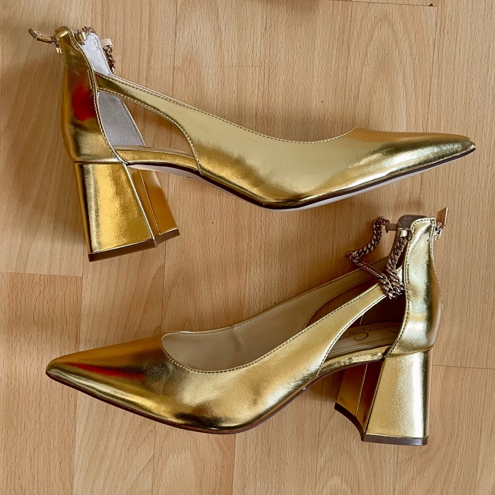 Jessica Simpson Women's Sylan Gold Metallic Square Heel Pumps Cutout Chain NWT - Picture 9 of 10